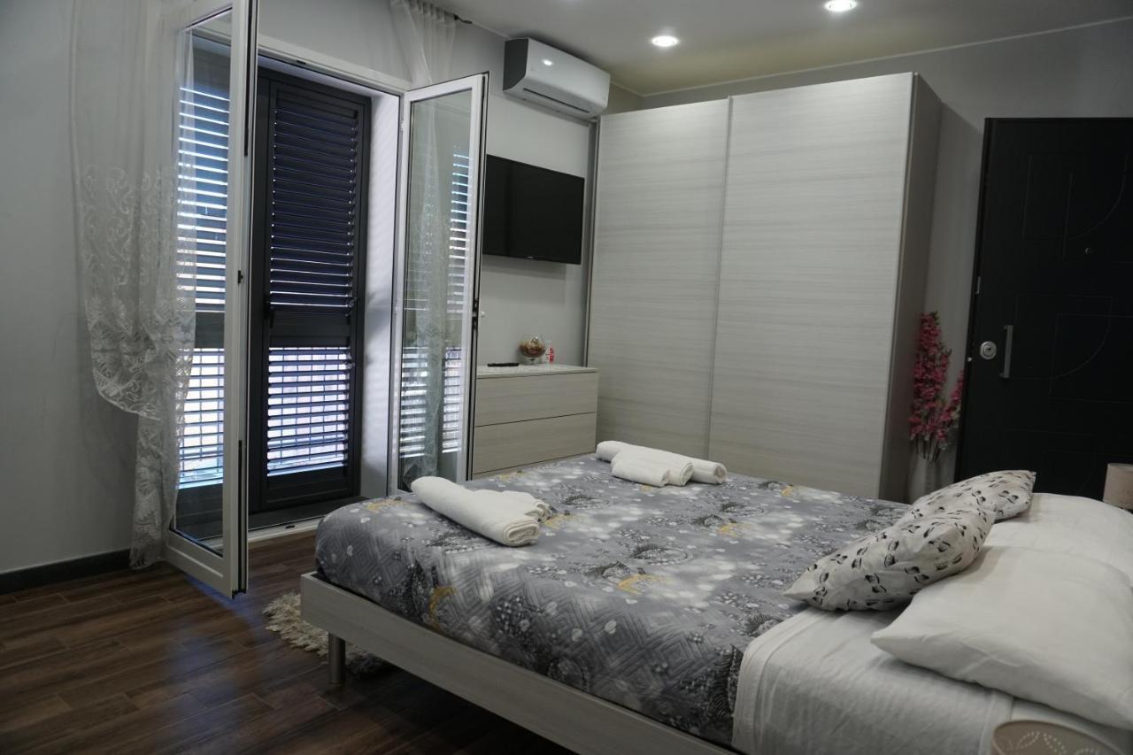 B&B Porta Garibaldi Катанія Екстер'єр фото