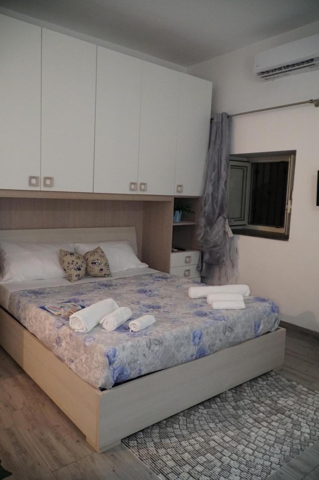 B&B Porta Garibaldi Катанія Номер фото